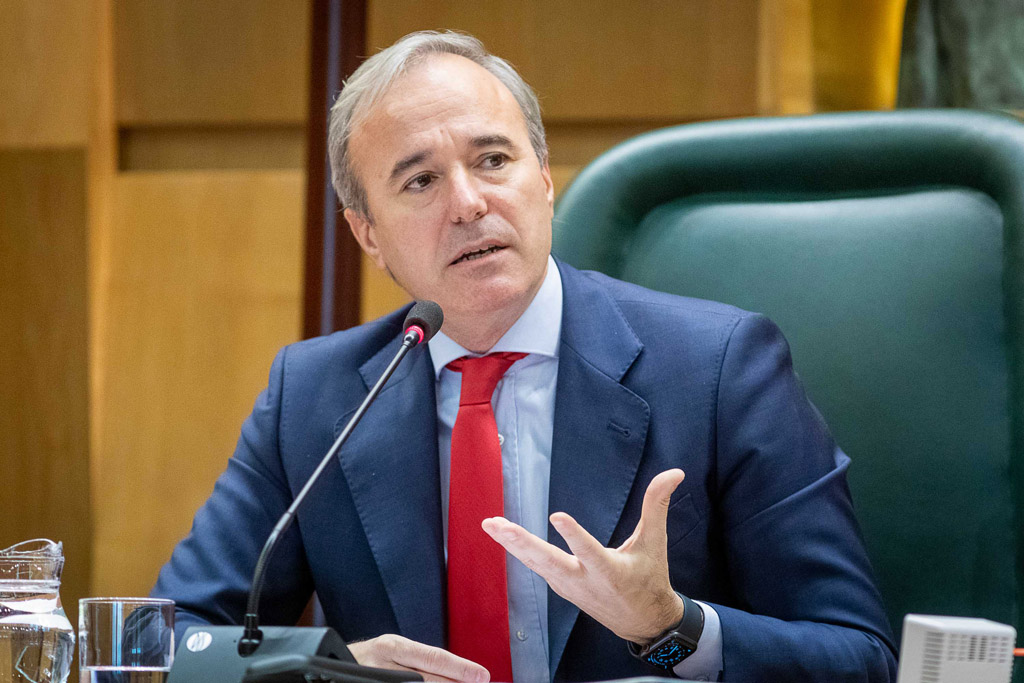 El ‘superliderazgo’ político de Azcón
